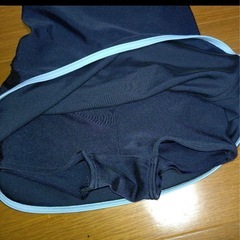 ネイビースカート付き水着　女の子120の画像