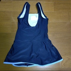 ネイビースカート付き水着　女の子120の画像