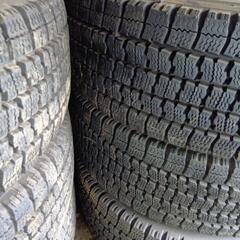 エルフ用　205/70R16　スタッドレスタイヤ　ホィール付き　　TOYO TIRES DELVEX　2023年製　６本セットの画像