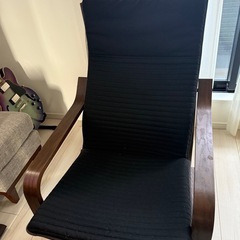 POÄNG ポエング パーソナルチェア, ブラウン/クニーサ ブラック
の画像