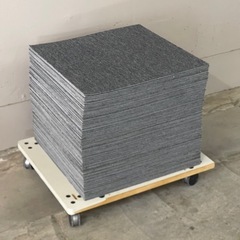 【70枚】タイルカーペット　50×50cm  タイルマット グレー　中古の画像