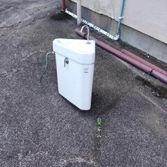 トイレ壁掛タンク　無料