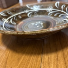 やちむん　茶色　大皿　の画像