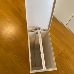 ゴミ箱の画像
