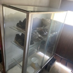 昭和のガラスケースW1200D450H1500の画像
