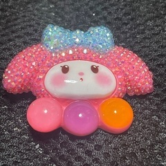 キティ・マイメロキラキラデコパーツセット売りの画像