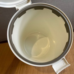 ゴミ箱の画像