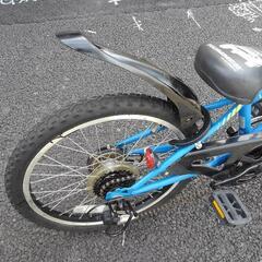中古子供自転車３５８０　２０インチ　６段ギヤ　ダイナモライト　 身長１１２㎝前後の画像
