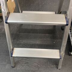 ☆中古￥1,000！踏み台　家具　オフィス家具　【BF023】の画像