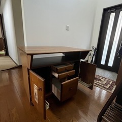 
収納たっぷりテーブルの画像