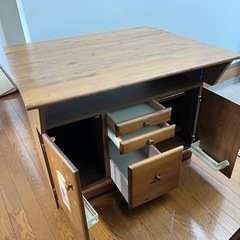 
収納たっぷりテーブルの画像