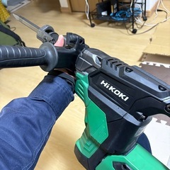 コンクリートへの穴あけやります