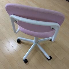 ニトリ子供用学習椅子の画像