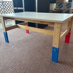 IKEAの子供用テーブル差し上げます