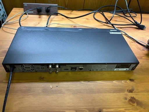 1TB★19年★東芝/REGZA★HDD/BDレコーダー ★DBR-W1009★リモコン付★2番組同時録画★3D 対応機