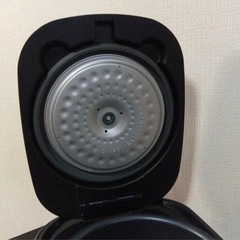 アイリスオーヤマのマイコン式炊飯器の画像