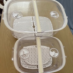 ニトリ 保存容器2つ
