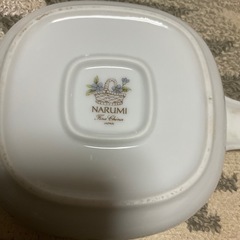 NARUMI製　花柄の白いスープ皿　3個