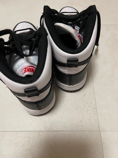 新品??NIKE WMNS DUNK HIGHウィメンズ　ダンク　ハイDD1869-103　ホワイト/ブラック-ユニバーシティ 