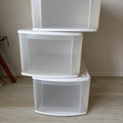 衣装ケース　３つ