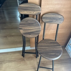 折りたたみイス2脚の画像