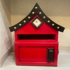 木製赤い郵便受け屋根付き　ポスト
