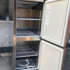 【動確済み】2019年 ホシザキ 業務用 縦型冷凍冷蔵庫 HRF-63A-ED 単相 100V 冷凍228L 冷蔵225L W625×D800×H1910 2枚扉 縦型2枚扉 大阪の画像