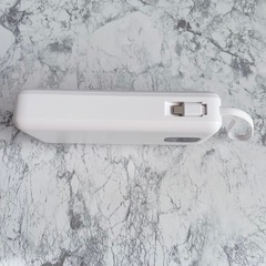 モバイルバッテリー 30000mAh 4ケーブル内蔵 3つ入力 パワーバンク スマホ充電器 LCD残電量表示 持ち運び PSE認証済 電熱ベスト 旅行 出張の画像