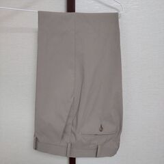 🔳 UNIQLO SLIM FIT ジャケット & パンツの画像