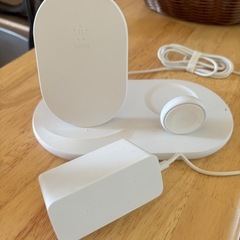 iPhone、Apple Watch充電器の画像