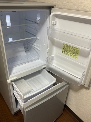 SHARP 【美品】冷蔵庫 137L