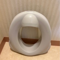 Combiベビーレーベル スタンド型補助便座の画像