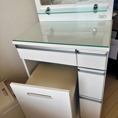 【美品✨】収納たっぷり白のドレッサーの画像