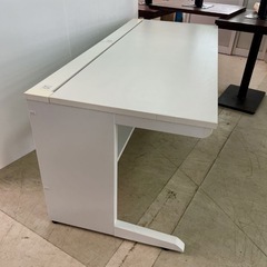 直接引き取り5%OFF インボイス登録店 事務机 平机　幅1600×奥行き700×高さ720mm ホワイト L字脚 配線口 平デスク パソコンデスク 事務用品 オフィス機器 中古 412114の画像