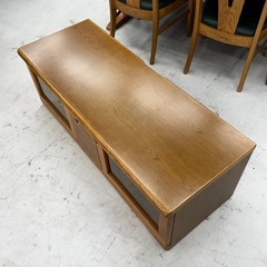 【超美品‼️】定価115,500円♪ 浜本工芸 125cm幅キャスター付きローボード(NO.3100TVボード) テレビ台 リビング収納家具 ナラ材ナチュラルブラウン♪の画像