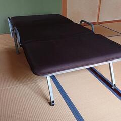 シングルベッド　イスにもなります　の画像