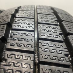 【走行短め】DUNLOP WINTER MAXX LV01 195/80R15 107/105N LT 15インチ スタッドレス 4本 24年製 ハイエース キャラバン等　(MTI916)クレジットカード QRコード決済可能の画像