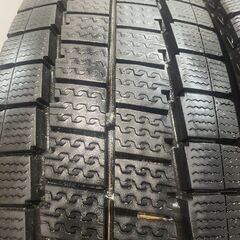 【走行短め】DUNLOP WINTER MAXX LV01 195/80R15 107/105N LT 15インチ スタッドレス 4本 24年製 ハイエース キャラバン等　(MTI916)クレジットカード QRコード決済可能の画像