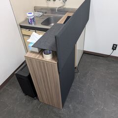 高級デスク&チェア①コクヨサイビL字デスク、②コクヨインスパインチェアの画像