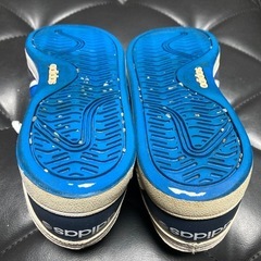 adidasアディダス　スニーカー
の画像