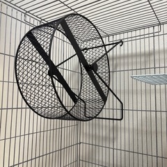 小動物や小鳥の飼育ケージとその他の画像