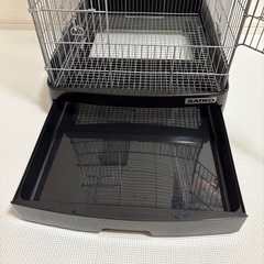 小動物や小鳥の飼育ケージとその他の画像
