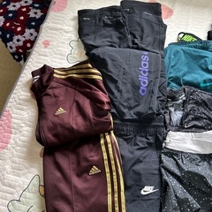 NIKE adidasなどの画像