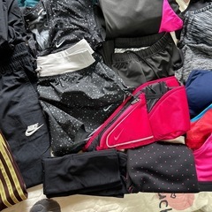 NIKE adidasなどの画像