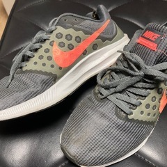 NIKEナイキ　スニーカー　ランニングシューズの画像