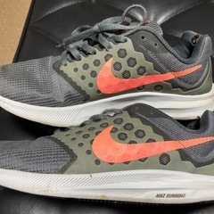 NIKEナイキ　スニーカー　ランニングシューズの画像