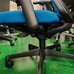 【愛品倶楽部柏店】オカムラ OKAMURA ハイバック ハンガー付 オフィスチェア エスクードの画像