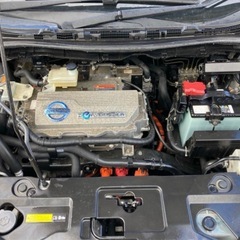 日産　リーフ　銀の画像