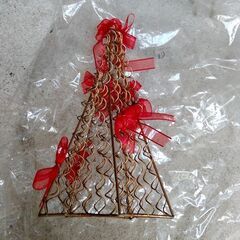 クリスマスツリー飾り　ワイヤー　針金細工×リボンの画像