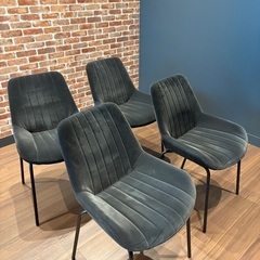 4 New IKEA Chairs (30,000 JPY)